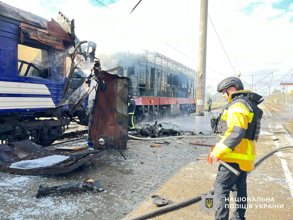 Ataque russo atinge estação ferroviária na Ucrânia e reacende alerta sobre ataque às infraestruturas civis